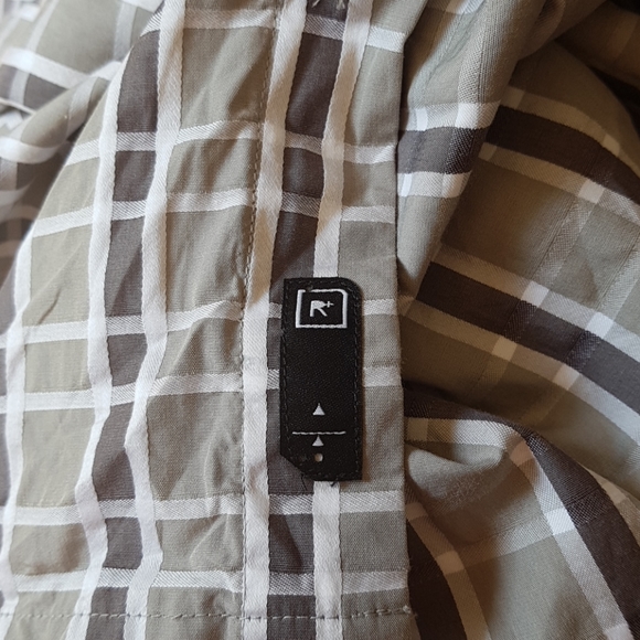 Rocawear-  Long Sleeve Button down - Picture 8 of 9